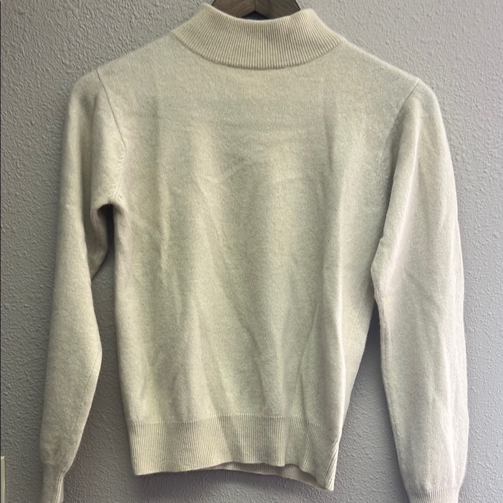 Women's Cream Cashmere Turtleneck Sweater